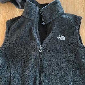 The North Face Fleece Vest. Men’s Medium